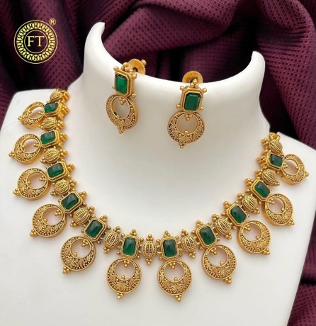 gold-jewellery-big-0