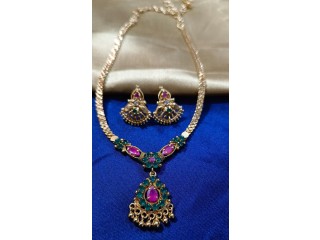 Earring with neck set