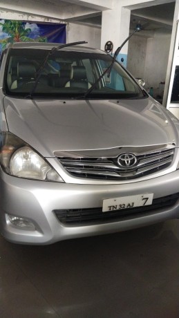 toyota-innova-big-0